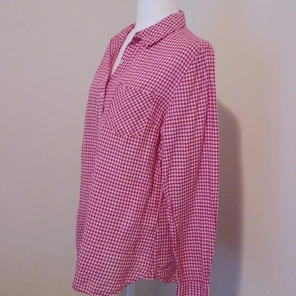 💙🌺Banana Republic Red and white button-down shirt - Picture 5 of 11